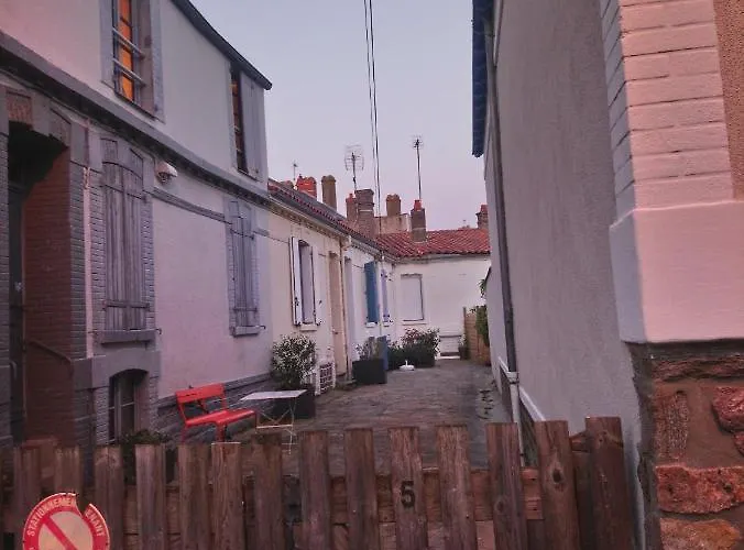 A 200m De La Plage, Charmante Petite Maison De 度假居 莱萨布勒-多洛讷